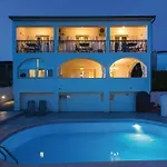 Casa de Férias Five-bedroom With Sea View 06 *