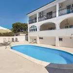 Five-bedroom With Sea View 06