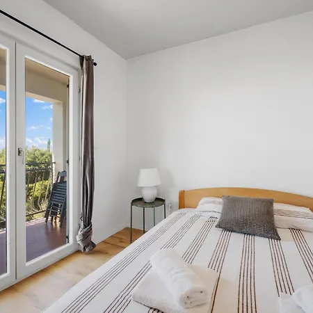 Five-Bedroom Holiday Home Primosten With Sea View 06 * Primošten