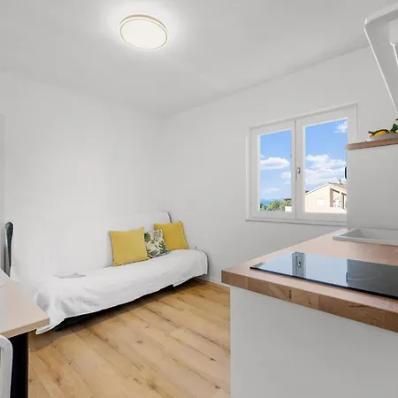 Five-Bedroom Holiday Home Primosten With Sea View 06 * Primošten