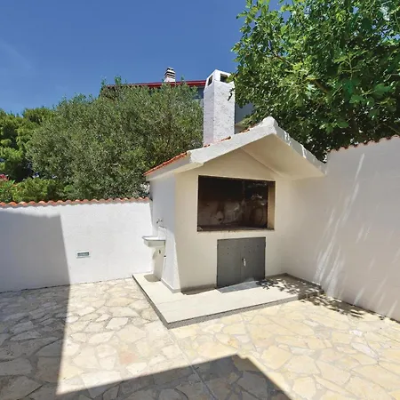 Ferienhaus Five-Bedroom Holiday Home Primosten With Sea View 06 Primošten