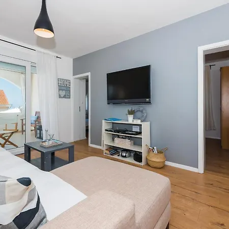 Five-Bedroom Holiday Home Primosten With Sea View 06 Primošten