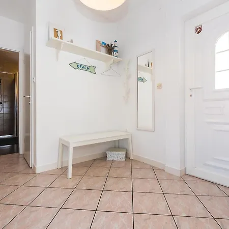 5 Bedroom Pet Friendly Home In Primosten * Primosten