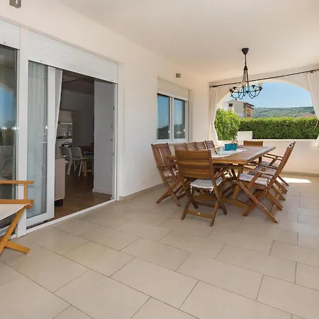 Five-Bedroom Holiday Home Primosten With Sea View 06