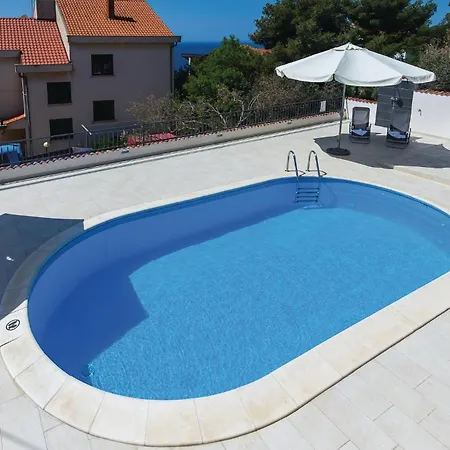 Five-Bedroom Holiday Home Primosten With Sea View 06 Ferienhaus