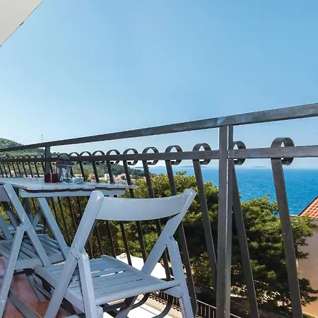 Ferienhaus Five-Bedroom Holiday Home Primosten With Sea View 06 Primošten