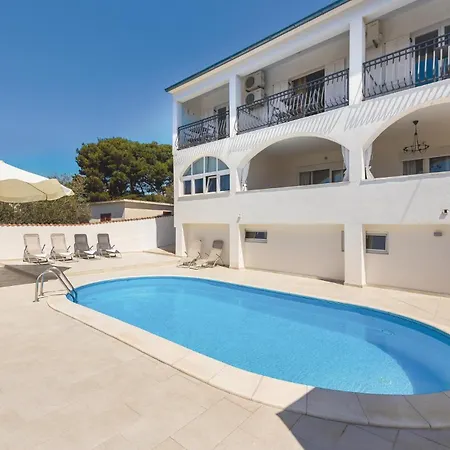 Five-Bedroom Holiday Home Primosten With Sea View 06