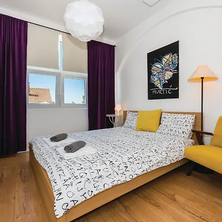 5 Bedroom Pet Friendly Home In Primosten Holiday home