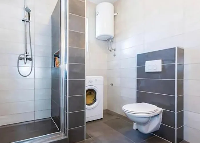 Vakantiehuis Five-bedroom With Sea View 06 Primošten