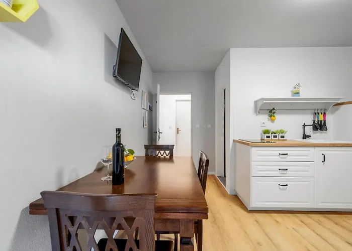 Five-bedroom With Sea View 06 Vakantiehuis Primošten