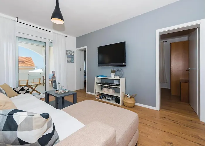 Five-bedroom With Sea View 06 Primošten