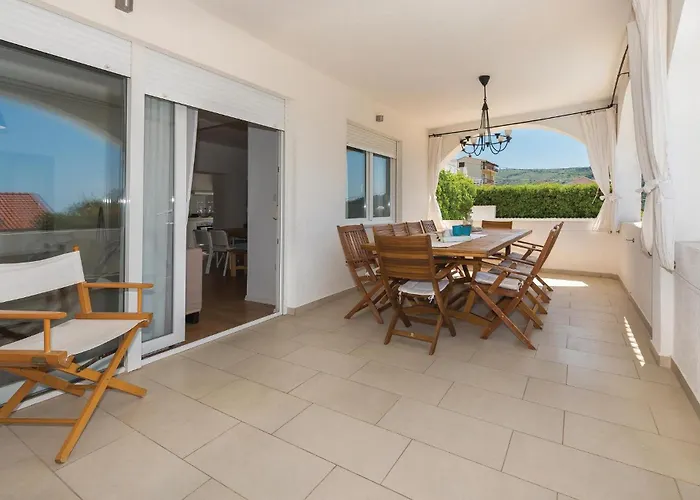 Five-bedroom With Sea View 06