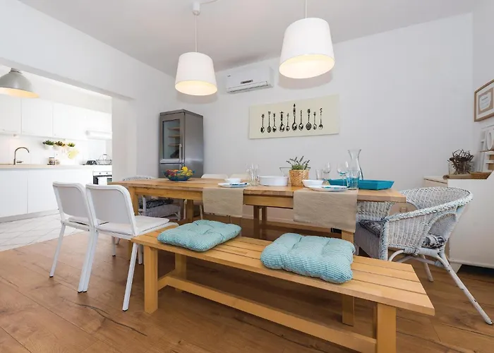 Five-bedroom With Sea View 06 Vakantiehuis *