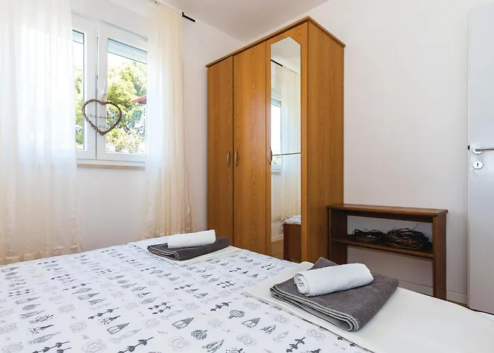 Five-bedroom With Sea View 06 Vakantiehuis *