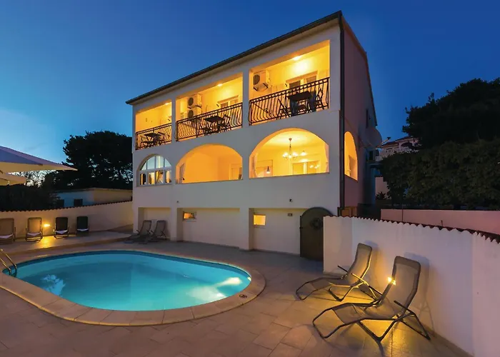 Five-bedroom With Sea View 06